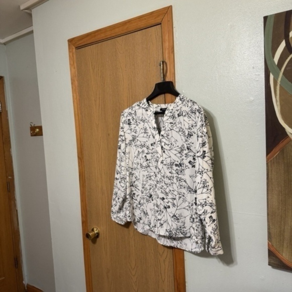Alfani XL Black & White w/Floral Print Long Sleeve Split Neck Blouse - EUC